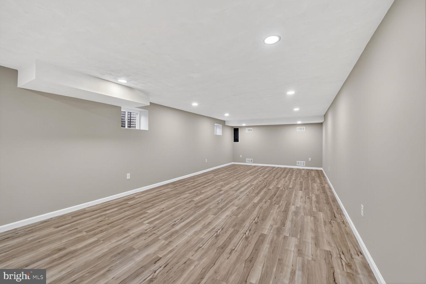520 N QUAKER LN, ALEXANDRIA, Virginia 22304, 4 Bedrooms Bedrooms, ,2 BathroomsBathrooms,Residential,For sale,520 N QUAKER LN,VAAX2047730 MLS # VAAX2047730