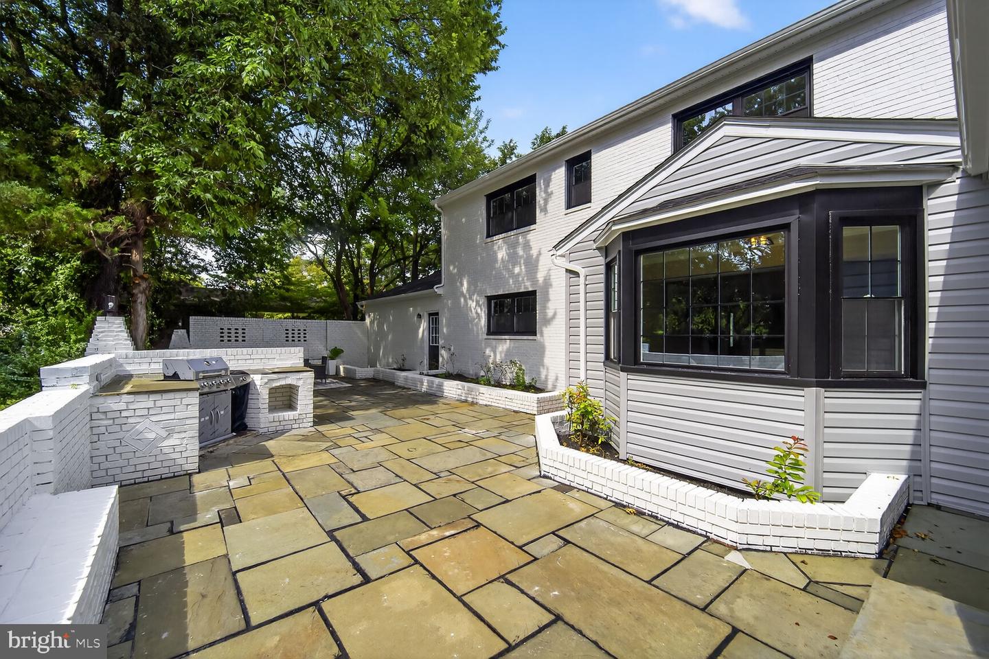 520 N QUAKER LN, ALEXANDRIA, Virginia 22304, 4 Bedrooms Bedrooms, ,2 BathroomsBathrooms,Residential,For sale,520 N QUAKER LN,VAAX2047730 MLS # VAAX2047730