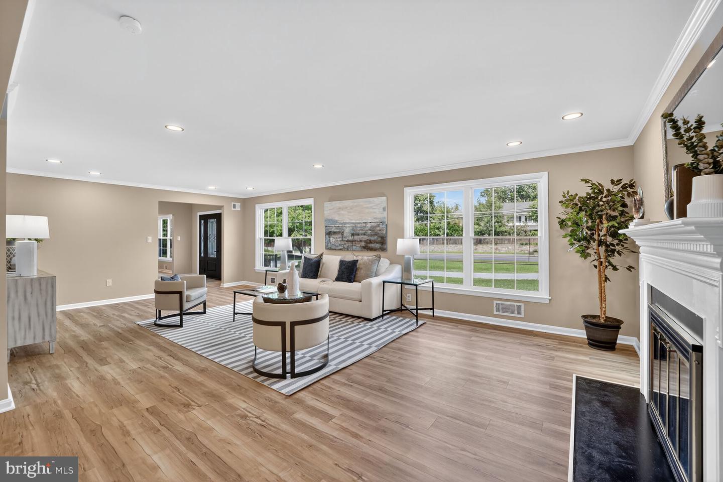 520 N QUAKER LN, ALEXANDRIA, Virginia 22304, 4 Bedrooms Bedrooms, ,2 BathroomsBathrooms,Residential,For sale,520 N QUAKER LN,VAAX2047730 MLS # VAAX2047730