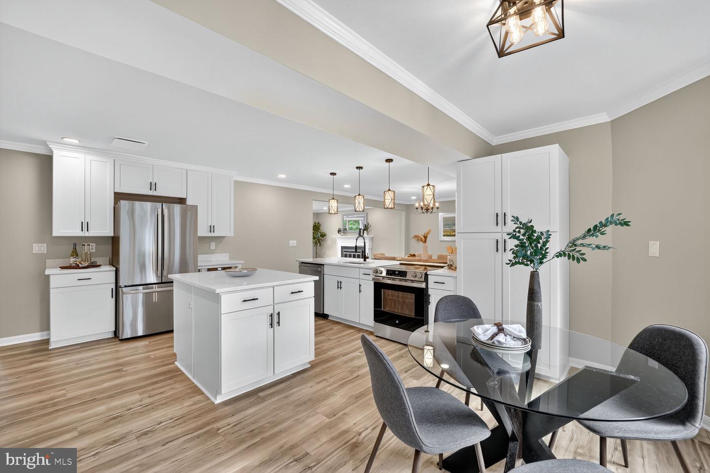 520 N QUAKER LN, ALEXANDRIA, Virginia 22304, 4 Bedrooms Bedrooms, ,2 BathroomsBathrooms,Residential,For sale,520 N QUAKER LN,VAAX2047730 MLS # VAAX2047730