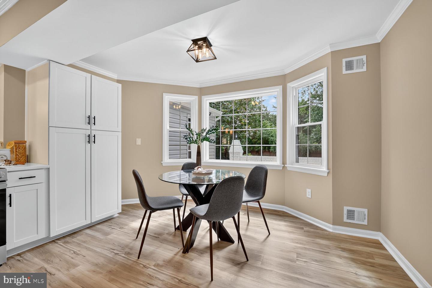 520 N QUAKER LN, ALEXANDRIA, Virginia 22304, 4 Bedrooms Bedrooms, ,2 BathroomsBathrooms,Residential,For sale,520 N QUAKER LN,VAAX2047730 MLS # VAAX2047730
