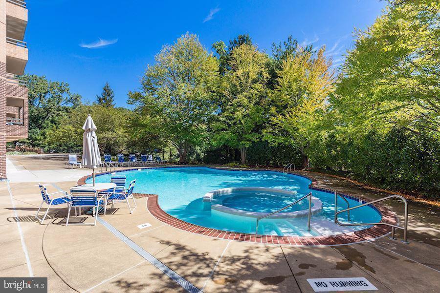 2111 WISCONSIN AVE NW #502, WASHINGTON, District Of Columbia 20007, 1 Bedroom Bedrooms, ,1 BathroomBathrooms,Residential,For sale,2111 WISCONSIN AVE NW #502,DCDC2211574 MLS # DCDC2211574