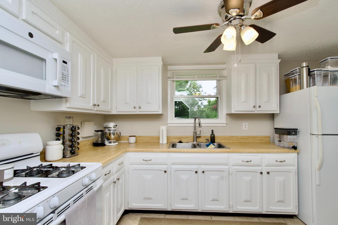 13716 GRAN DEUR DR, WOODBRIDGE, Virginia 22193, 4 Bedrooms Bedrooms, ,2 BathroomsBathrooms,Residential,For sale,13716 GRAN DEUR DR,VAPW2099816 MLS # VAPW2099816
