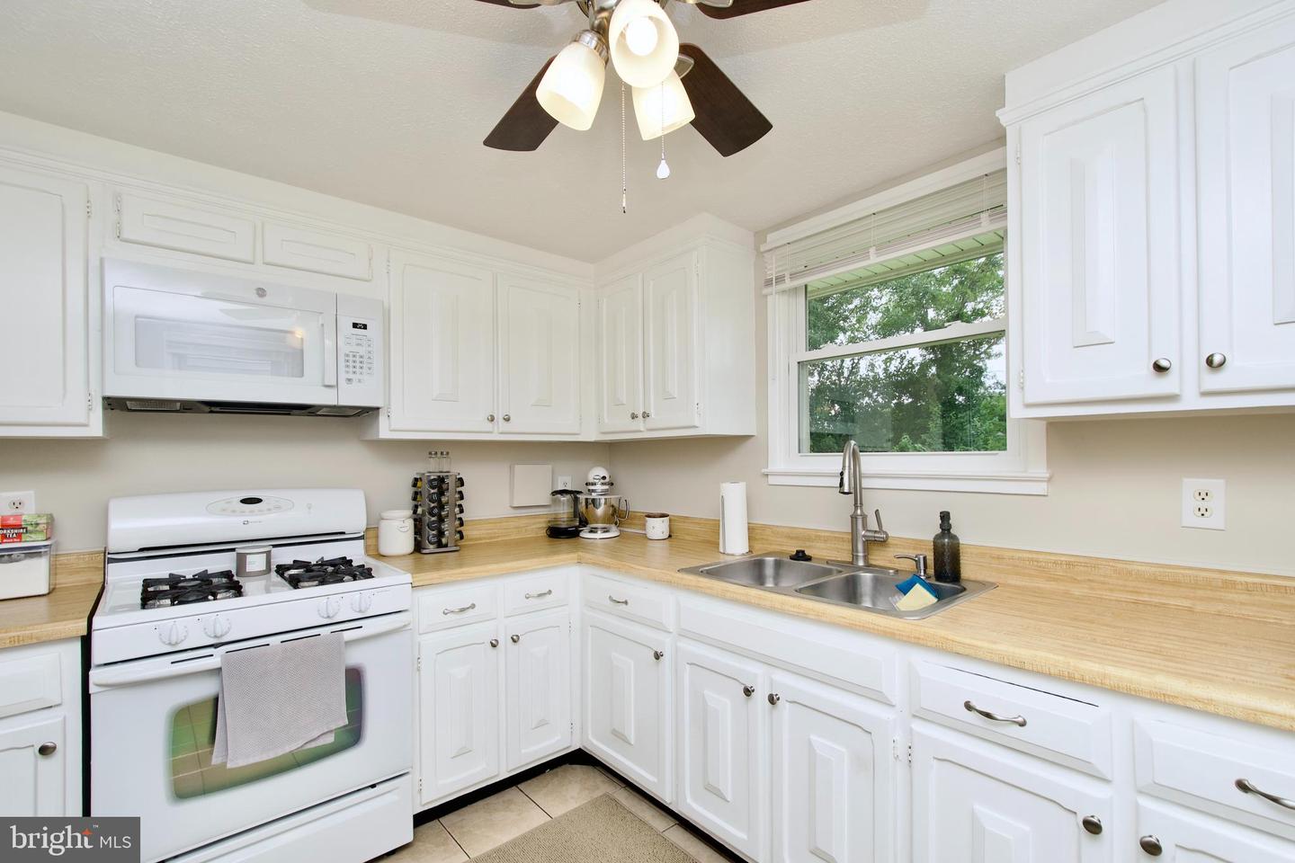 13716 GRAN DEUR DR, WOODBRIDGE, Virginia 22193, 4 Bedrooms Bedrooms, ,2 BathroomsBathrooms,Residential,For sale,13716 GRAN DEUR DR,VAPW2099816 MLS # VAPW2099816
