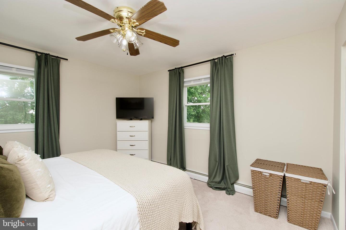 13716 GRAN DEUR DR, WOODBRIDGE, Virginia 22193, 4 Bedrooms Bedrooms, ,2 BathroomsBathrooms,Residential,For sale,13716 GRAN DEUR DR,VAPW2099816 MLS # VAPW2099816