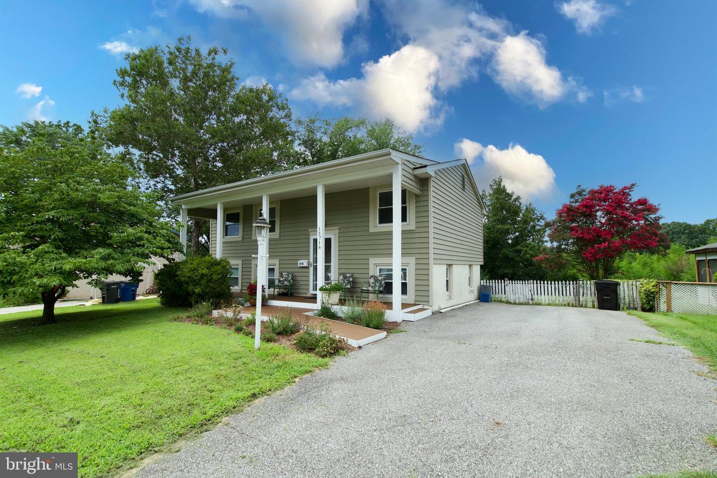 13716 GRAN DEUR DR, WOODBRIDGE, Virginia 22193, 4 Bedrooms Bedrooms, ,2 BathroomsBathrooms,Residential,For sale,13716 GRAN DEUR DR,VAPW2099816 MLS # VAPW2099816
