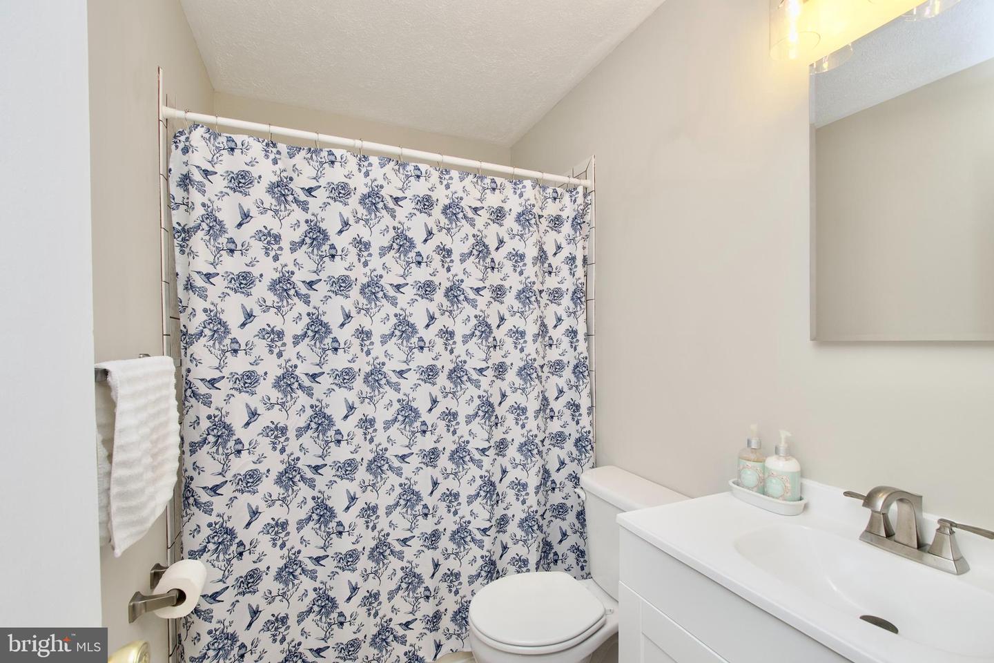 13716 GRAN DEUR DR, WOODBRIDGE, Virginia 22193, 4 Bedrooms Bedrooms, ,2 BathroomsBathrooms,Residential,For sale,13716 GRAN DEUR DR,VAPW2099816 MLS # VAPW2099816
