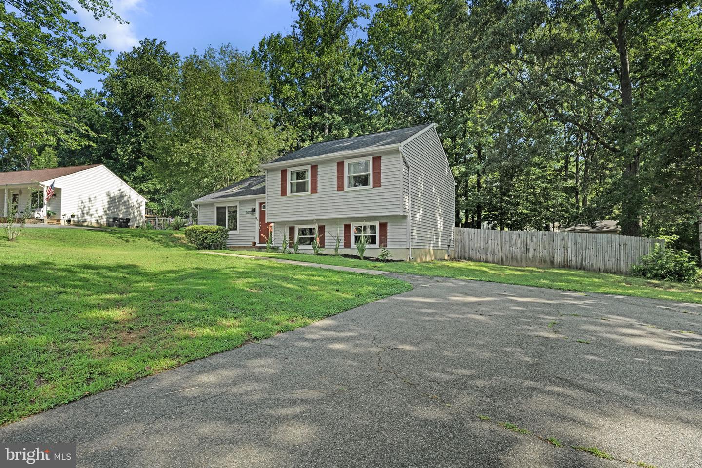 6803 PLANTATION FOREST DR, SPOTSYLVANIA, Virginia 22553, 4 Bedrooms Bedrooms, ,2 BathroomsBathrooms,Residential,For sale,6803 PLANTATION FOREST DR,VASP2034880 MLS # VASP2034880
