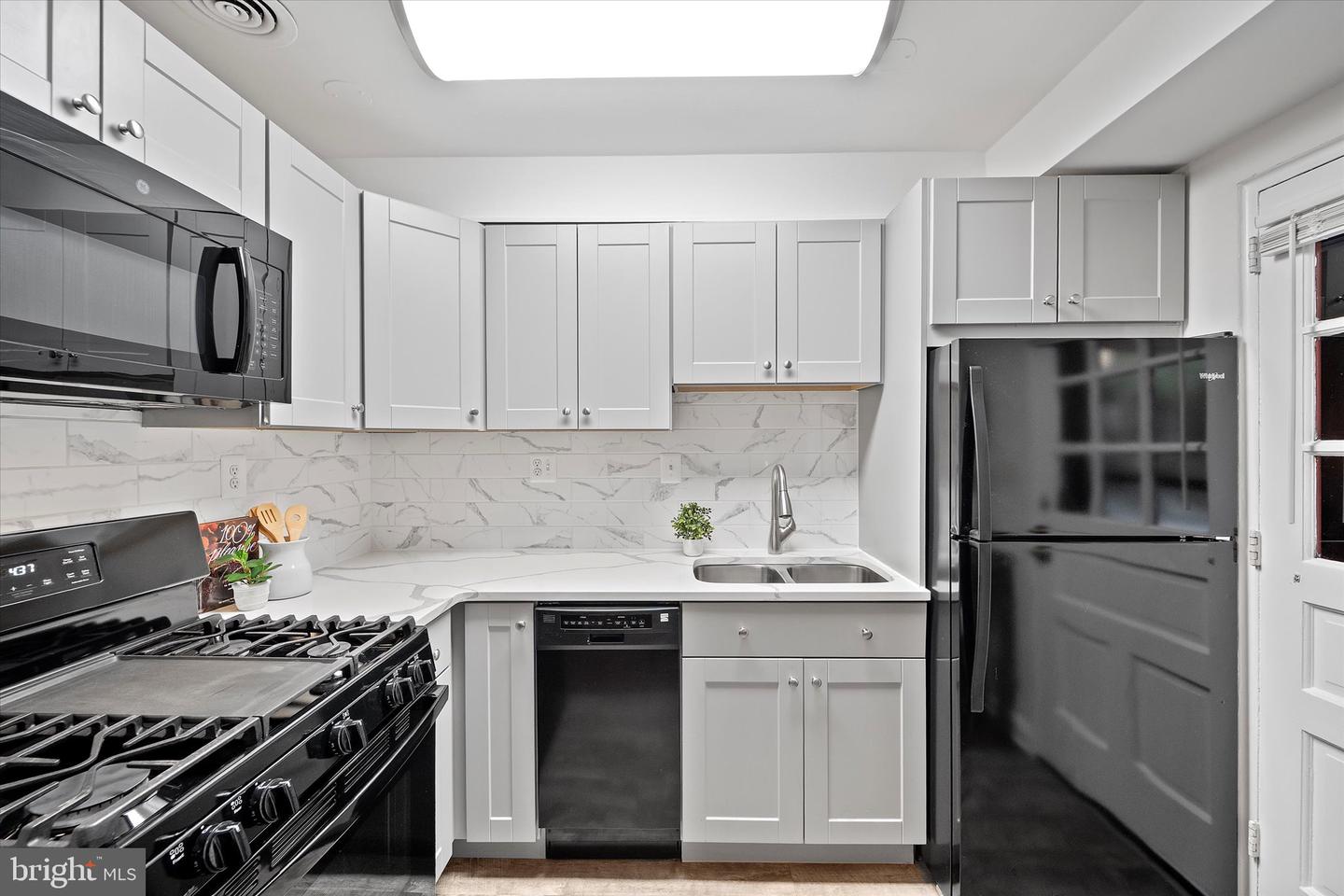 1565 N COLONIAL TER #104-Z, ARLINGTON, Virginia 22209, ,1 BathroomBathrooms,Residential,For sale,1565 N COLONIAL TER #104-Z,VAAR2061274 MLS # VAAR2061274