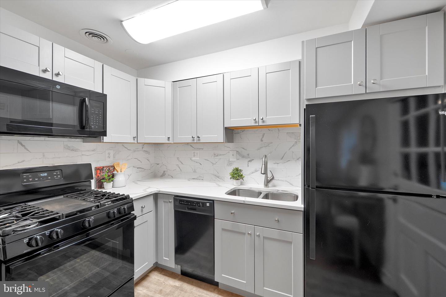 1565 N COLONIAL TER #104-Z, ARLINGTON, Virginia 22209, ,1 BathroomBathrooms,Residential,For sale,1565 N COLONIAL TER #104-Z,VAAR2061274 MLS # VAAR2061274