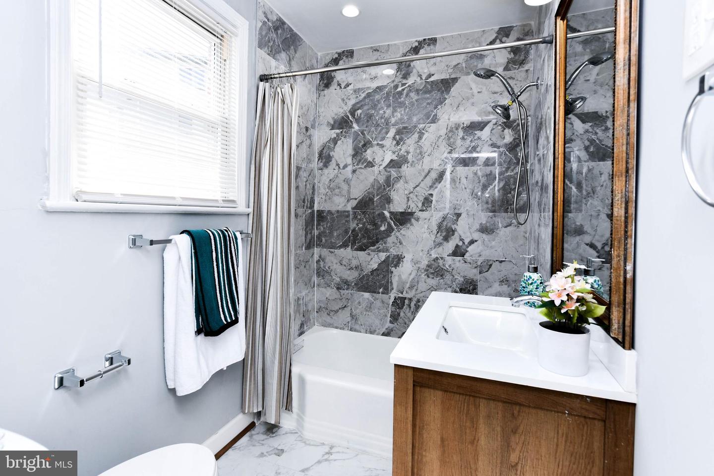 445 XENIA ST SE, WASHINGTON, District Of Columbia 20032, 3 Bedrooms Bedrooms, ,2 BathroomsBathrooms,Residential,For sale,445 XENIA ST SE,DCDC2211734 MLS # DCDC2211734