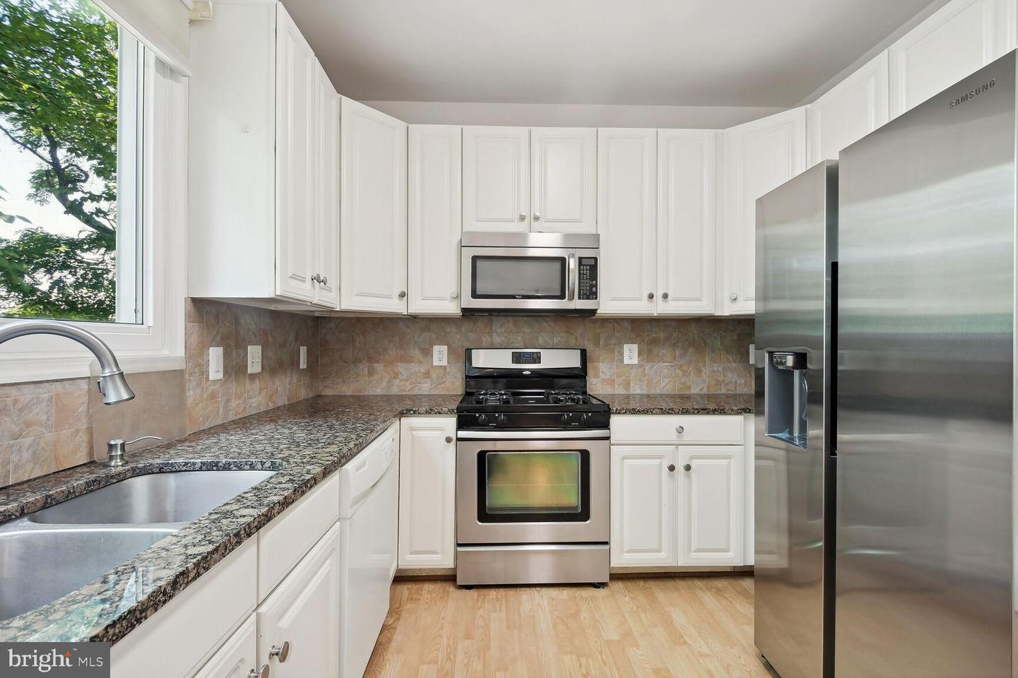 3512 ARMFIELD FARM DR, CHANTILLY, Virginia 20151, 5 Bedrooms Bedrooms, ,3 BathroomsBathrooms,Residential,For sale,3512 ARMFIELD FARM DR,VAFX2257122 MLS # VAFX2257122