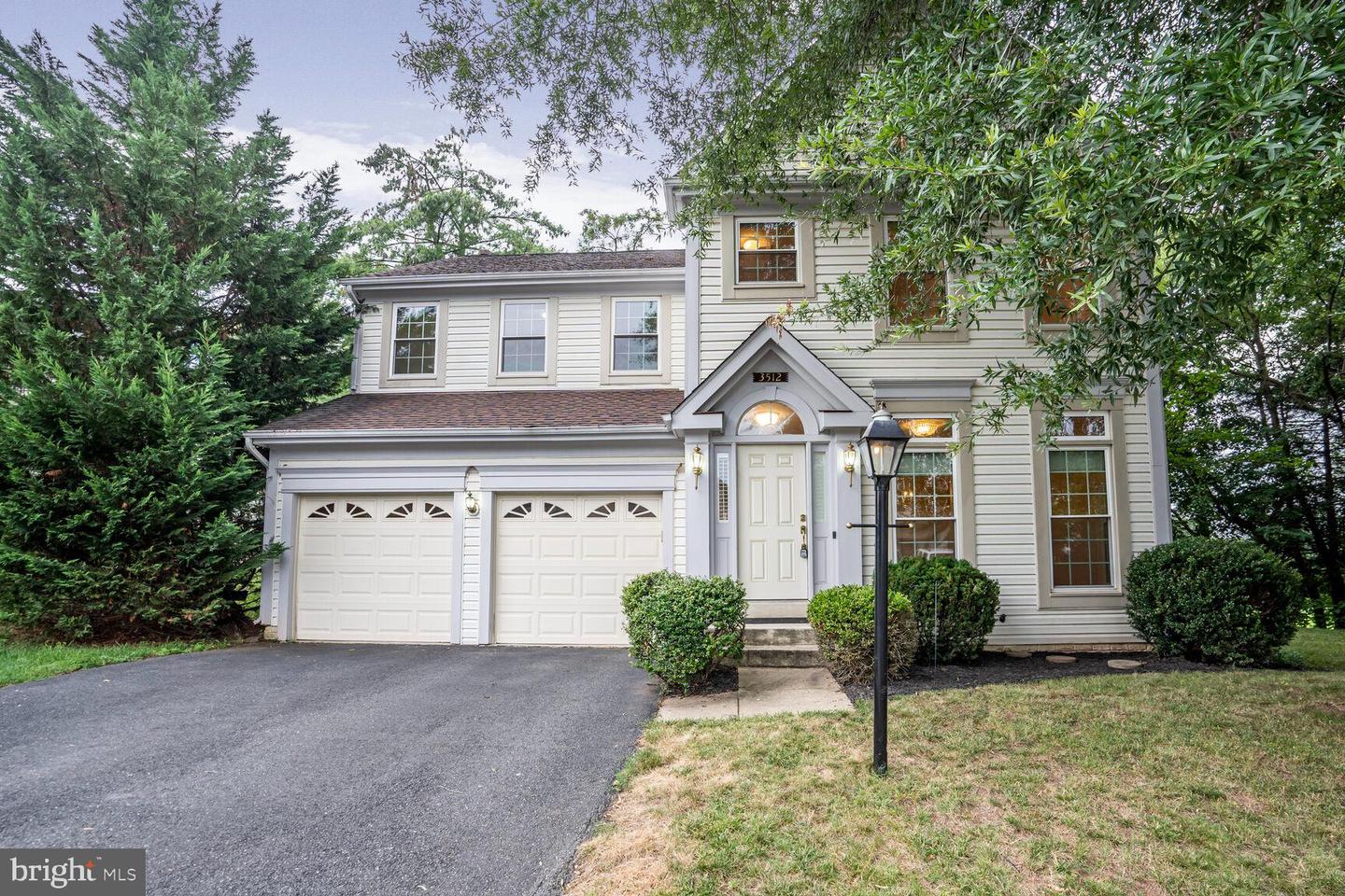 3512 ARMFIELD FARM DR, CHANTILLY, Virginia 20151, 5 Bedrooms Bedrooms, ,3 BathroomsBathrooms,Residential,For sale,3512 ARMFIELD FARM DR,VAFX2257122 MLS # VAFX2257122