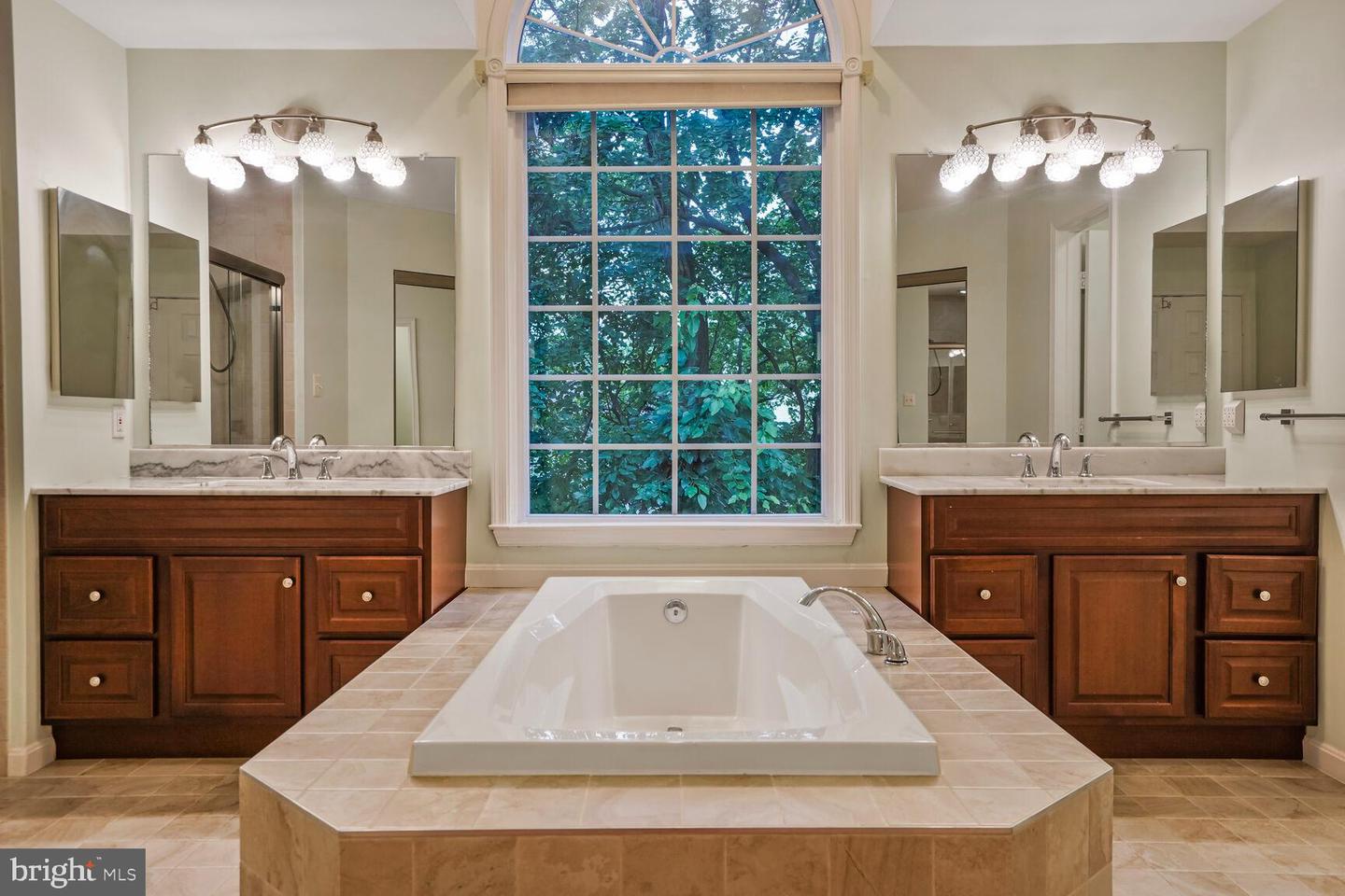 3512 ARMFIELD FARM DR, CHANTILLY, Virginia 20151, 5 Bedrooms Bedrooms, ,3 BathroomsBathrooms,Residential,For sale,3512 ARMFIELD FARM DR,VAFX2257122 MLS # VAFX2257122