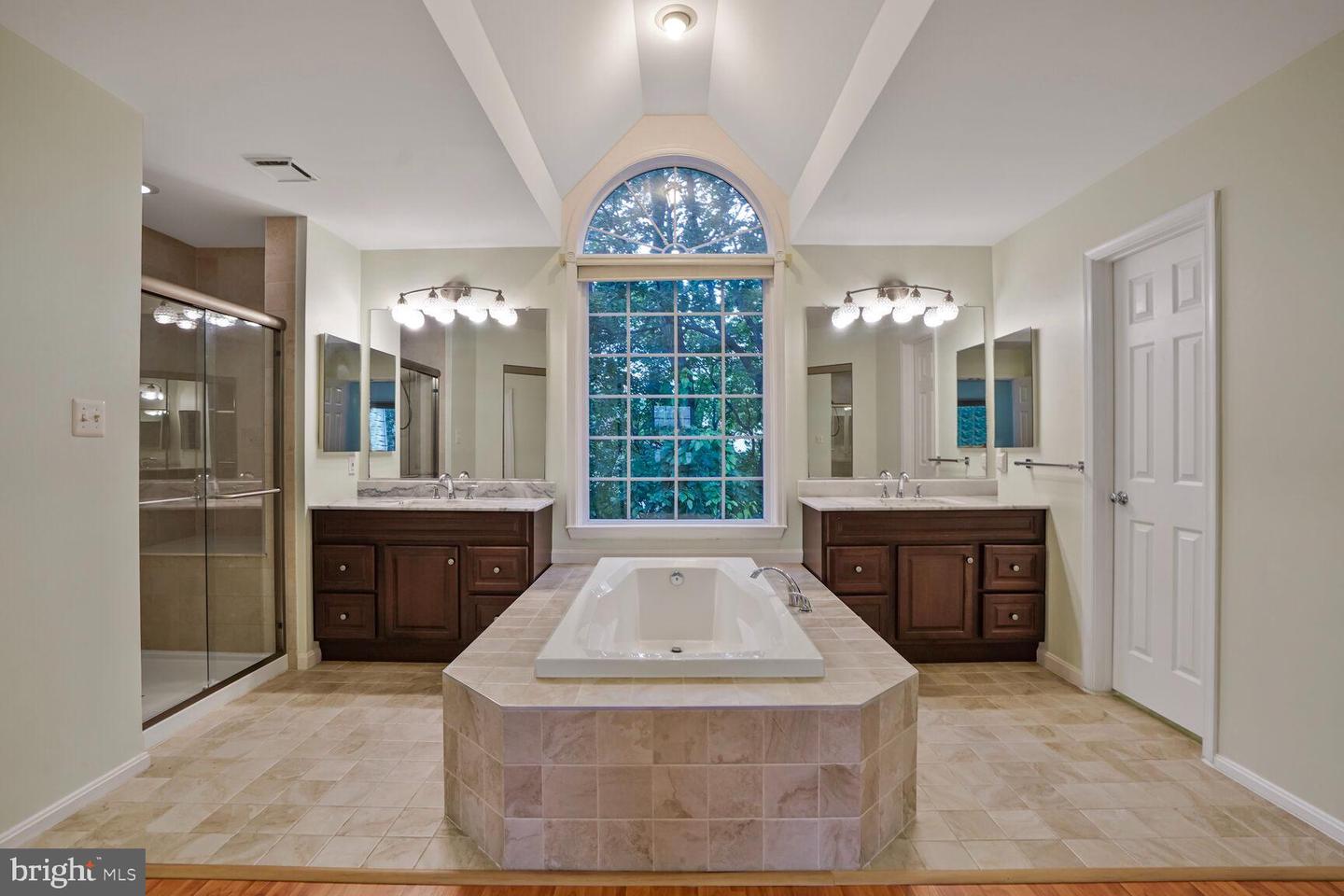 3512 ARMFIELD FARM DR, CHANTILLY, Virginia 20151, 5 Bedrooms Bedrooms, ,3 BathroomsBathrooms,Residential,For sale,3512 ARMFIELD FARM DR,VAFX2257122 MLS # VAFX2257122
