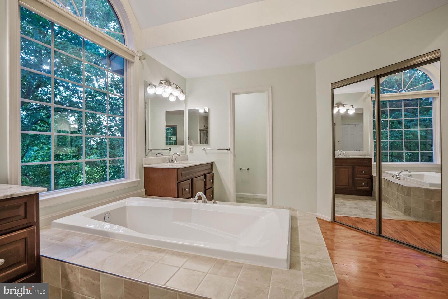 3512 ARMFIELD FARM DR, CHANTILLY, Virginia 20151, 5 Bedrooms Bedrooms, ,3 BathroomsBathrooms,Residential,For sale,3512 ARMFIELD FARM DR,VAFX2257122 MLS # VAFX2257122