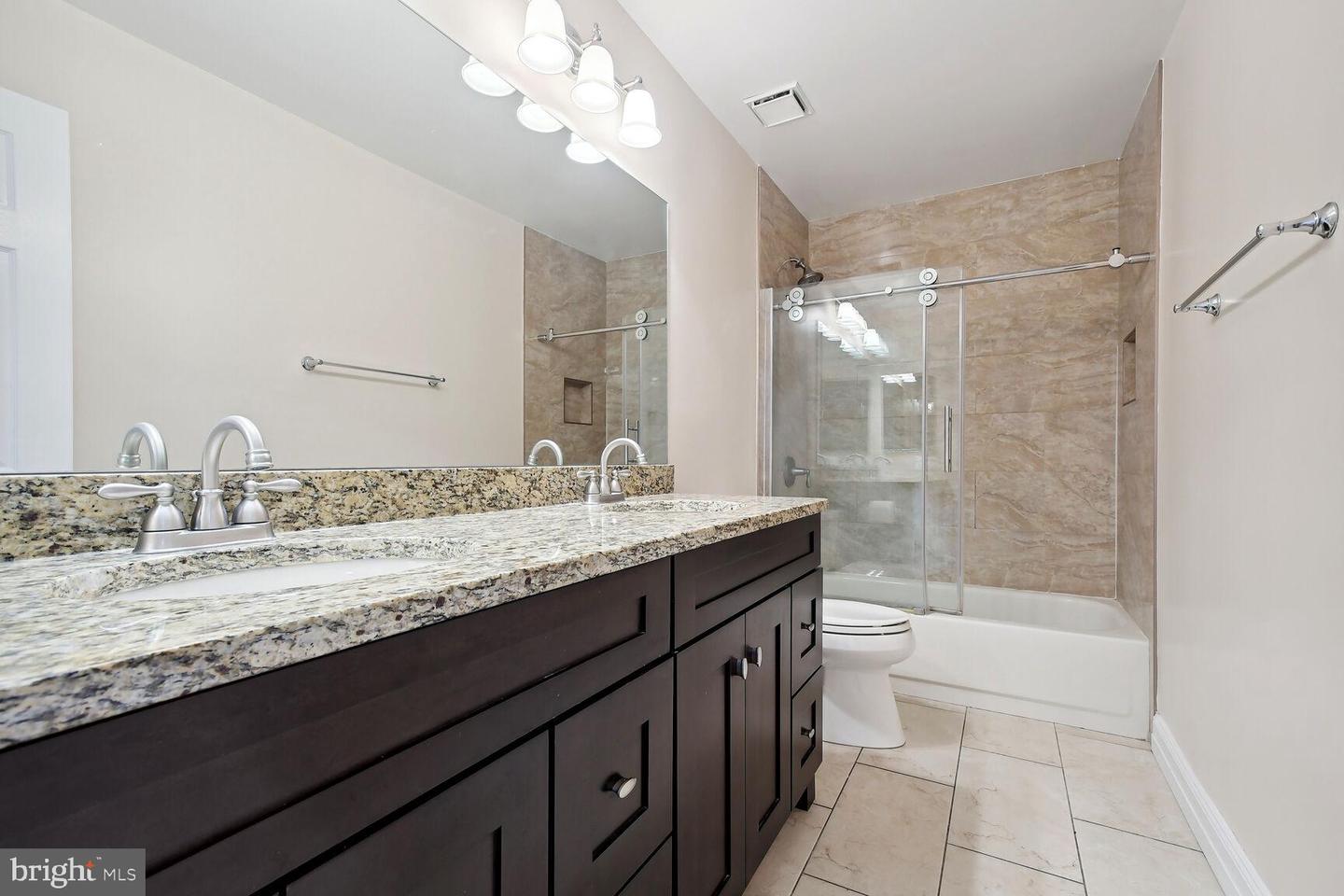 3512 ARMFIELD FARM DR, CHANTILLY, Virginia 20151, 5 Bedrooms Bedrooms, ,3 BathroomsBathrooms,Residential,For sale,3512 ARMFIELD FARM DR,VAFX2257122 MLS # VAFX2257122