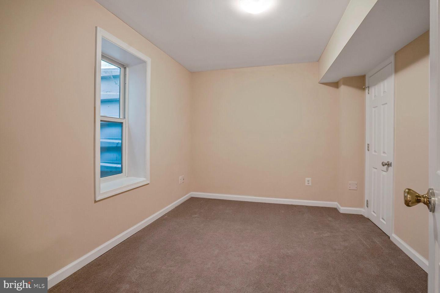 3512 ARMFIELD FARM DR, CHANTILLY, Virginia 20151, 5 Bedrooms Bedrooms, ,3 BathroomsBathrooms,Residential,For sale,3512 ARMFIELD FARM DR,VAFX2257122 MLS # VAFX2257122