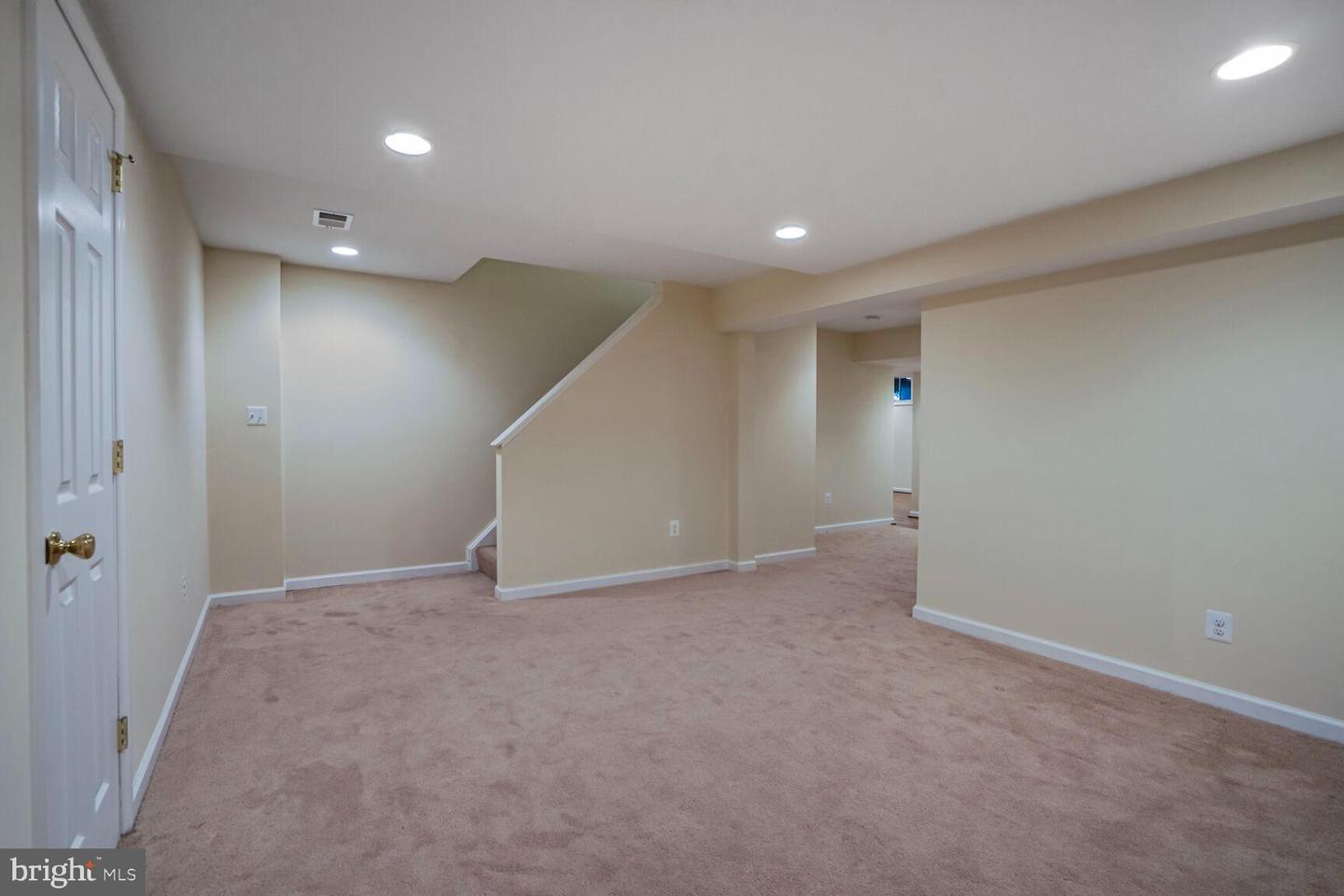 3512 ARMFIELD FARM DR, CHANTILLY, Virginia 20151, 5 Bedrooms Bedrooms, ,3 BathroomsBathrooms,Residential,For sale,3512 ARMFIELD FARM DR,VAFX2257122 MLS # VAFX2257122