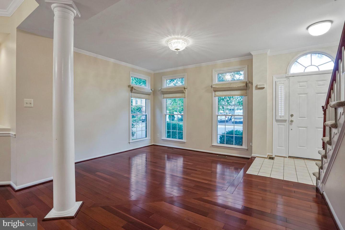 3512 ARMFIELD FARM DR, CHANTILLY, Virginia 20151, 5 Bedrooms Bedrooms, ,3 BathroomsBathrooms,Residential,For sale,3512 ARMFIELD FARM DR,VAFX2257122 MLS # VAFX2257122