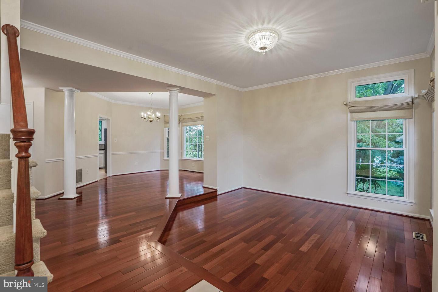 3512 ARMFIELD FARM DR, CHANTILLY, Virginia 20151, 5 Bedrooms Bedrooms, ,3 BathroomsBathrooms,Residential,For sale,3512 ARMFIELD FARM DR,VAFX2257122 MLS # VAFX2257122