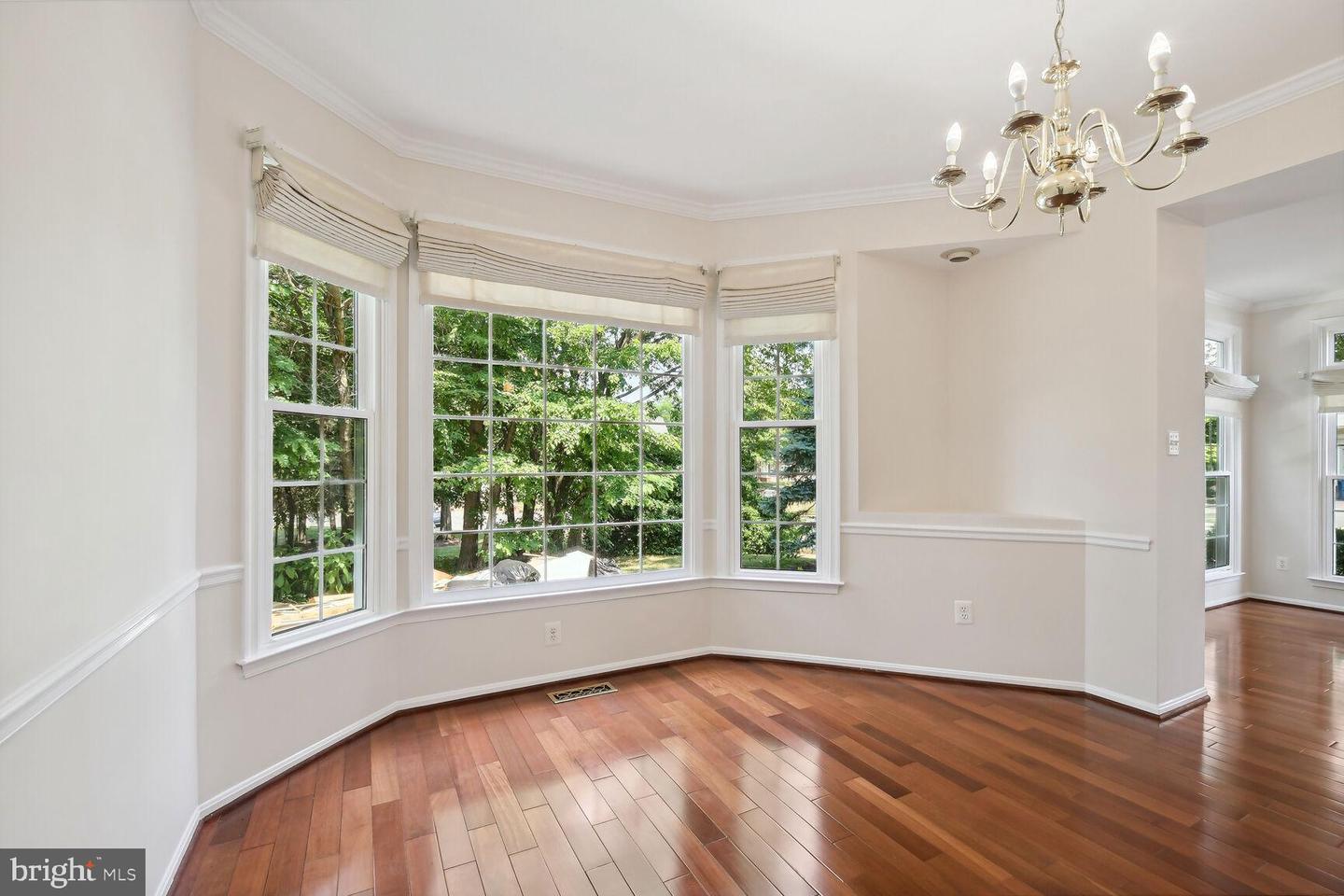 3512 ARMFIELD FARM DR, CHANTILLY, Virginia 20151, 5 Bedrooms Bedrooms, ,3 BathroomsBathrooms,Residential,For sale,3512 ARMFIELD FARM DR,VAFX2257122 MLS # VAFX2257122