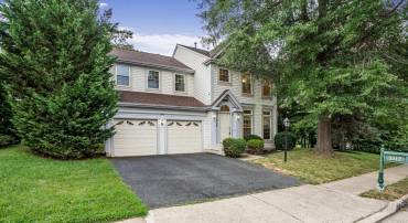 3512 ARMFIELD FARM DR, CHANTILLY, Virginia 20151, 5 Bedrooms Bedrooms, ,3 BathroomsBathrooms,Residential,For sale,3512 ARMFIELD FARM DR,VAFX2257122 MLS # VAFX2257122