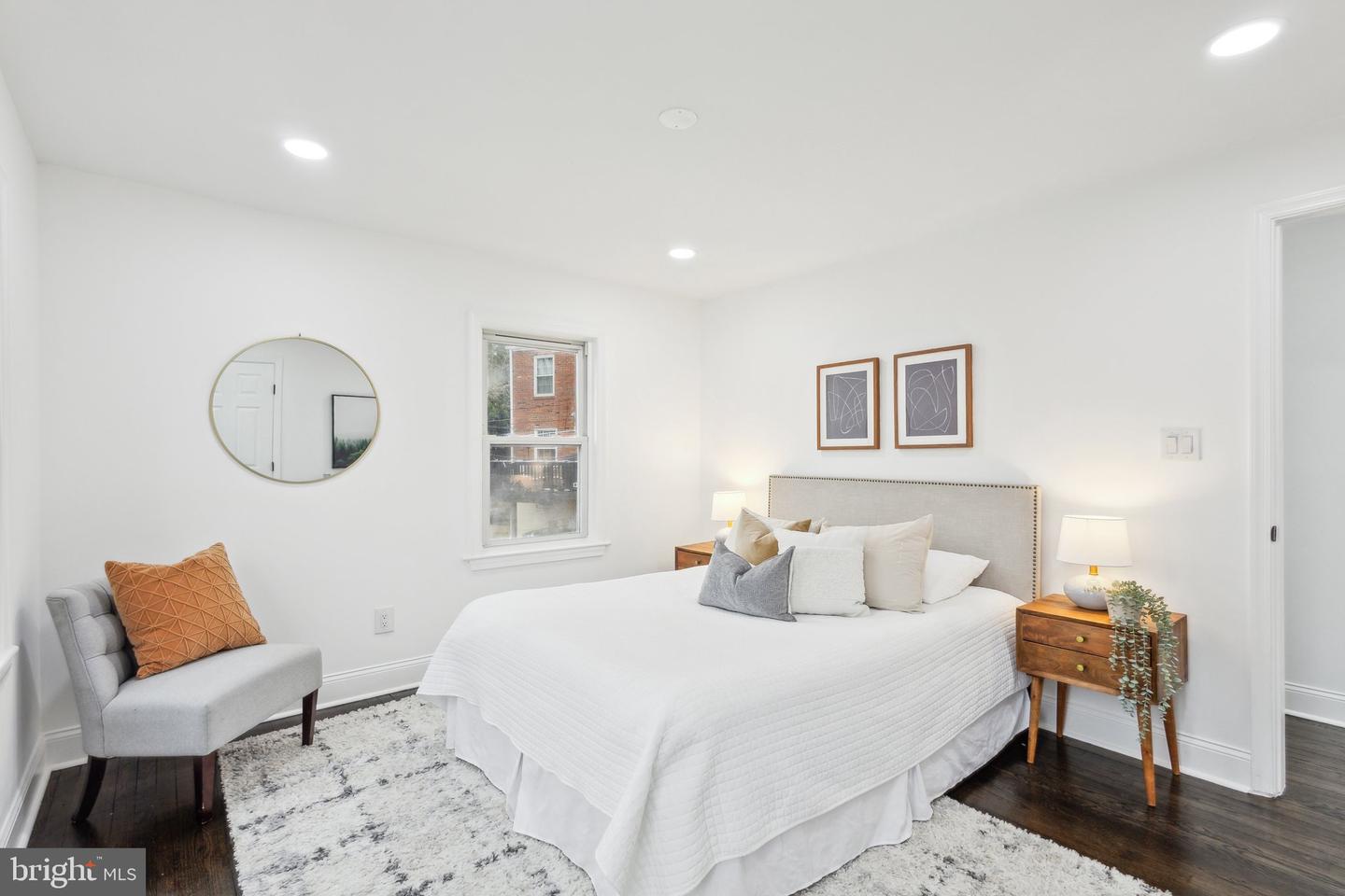 2215 FARRINGTON AVE, ALEXANDRIA, Virginia 22303, 3 Bedrooms Bedrooms, ,2 BathroomsBathrooms,Residential,For sale,2215 FARRINGTON AVE,VAFX2257132 MLS # VAFX2257132