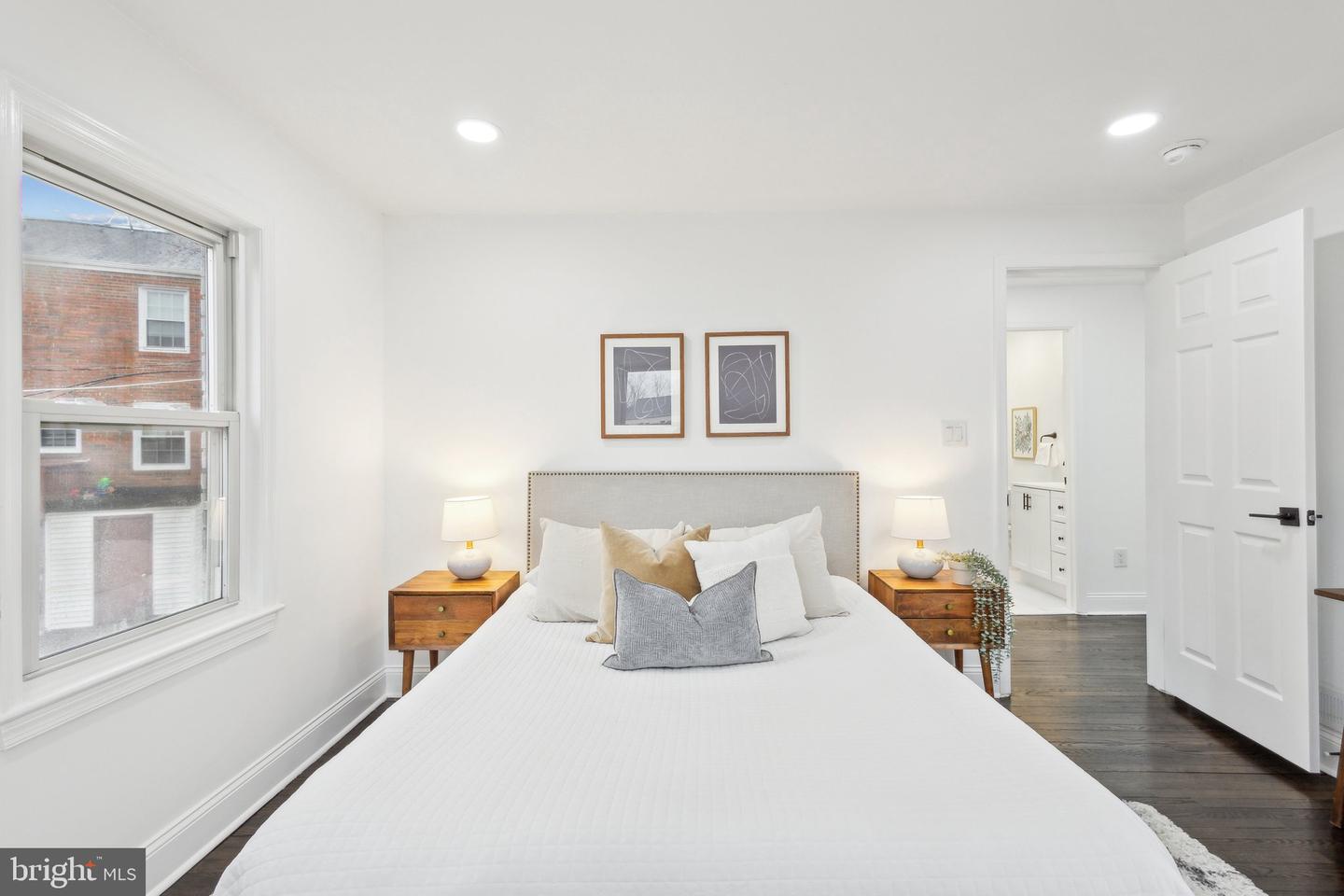 2215 FARRINGTON AVE, ALEXANDRIA, Virginia 22303, 3 Bedrooms Bedrooms, ,2 BathroomsBathrooms,Residential,For sale,2215 FARRINGTON AVE,VAFX2257132 MLS # VAFX2257132