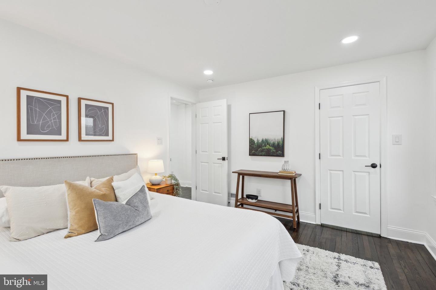 2215 FARRINGTON AVE, ALEXANDRIA, Virginia 22303, 3 Bedrooms Bedrooms, ,2 BathroomsBathrooms,Residential,For sale,2215 FARRINGTON AVE,VAFX2257132 MLS # VAFX2257132