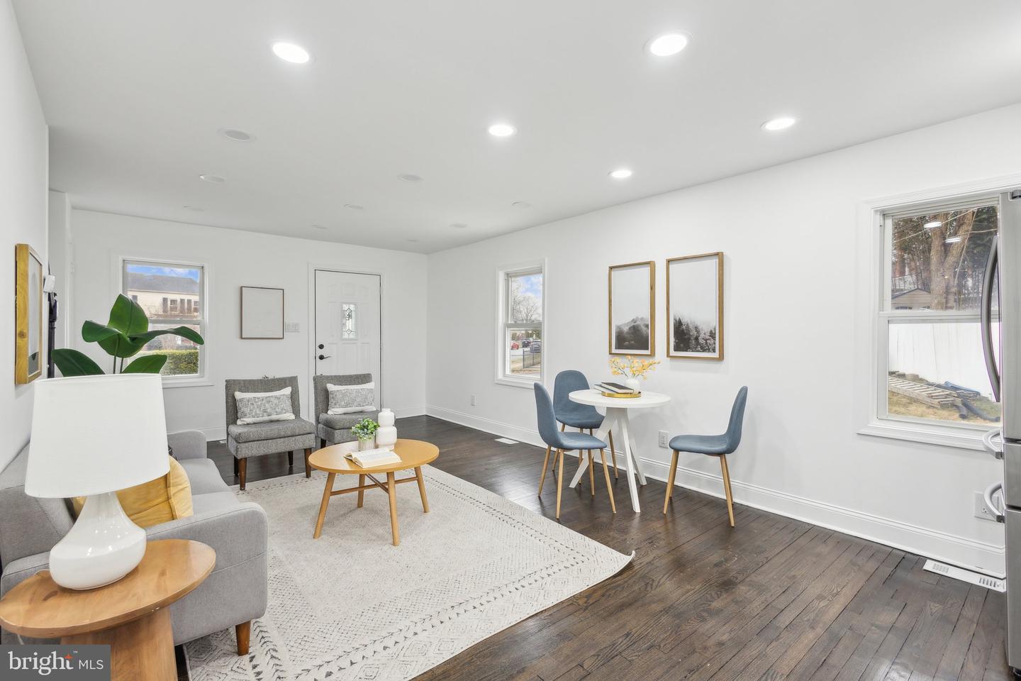 2215 FARRINGTON AVE, ALEXANDRIA, Virginia 22303, 3 Bedrooms Bedrooms, ,2 BathroomsBathrooms,Residential,For sale,2215 FARRINGTON AVE,VAFX2257132 MLS # VAFX2257132
