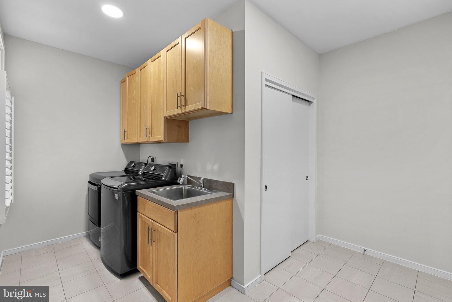 1460 WATERFRONT RD, RESTON, Virginia 20194, 5 Bedrooms Bedrooms, ,4 BathroomsBathrooms,Residential,For sale,1460 WATERFRONT RD,VAFX2257142 MLS # VAFX2257142