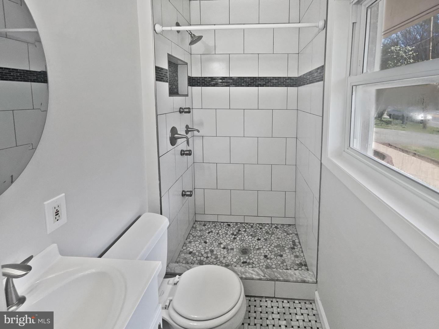6706 TELEGRAPH RD, ALEXANDRIA, Virginia 22310, 4 Bedrooms Bedrooms, ,3 BathroomsBathrooms,Residential,For sale,6706 TELEGRAPH RD,VAFX2231812 MLS # VAFX2231812