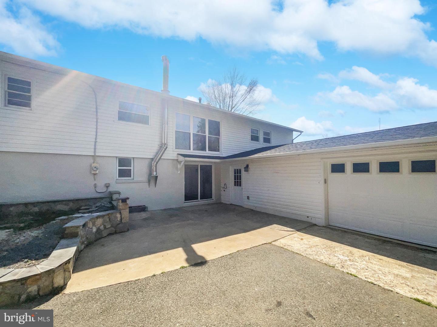 6706 TELEGRAPH RD, ALEXANDRIA, Virginia 22310, 4 Bedrooms Bedrooms, ,3 BathroomsBathrooms,Residential,For sale,6706 TELEGRAPH RD,VAFX2231812 MLS # VAFX2231812