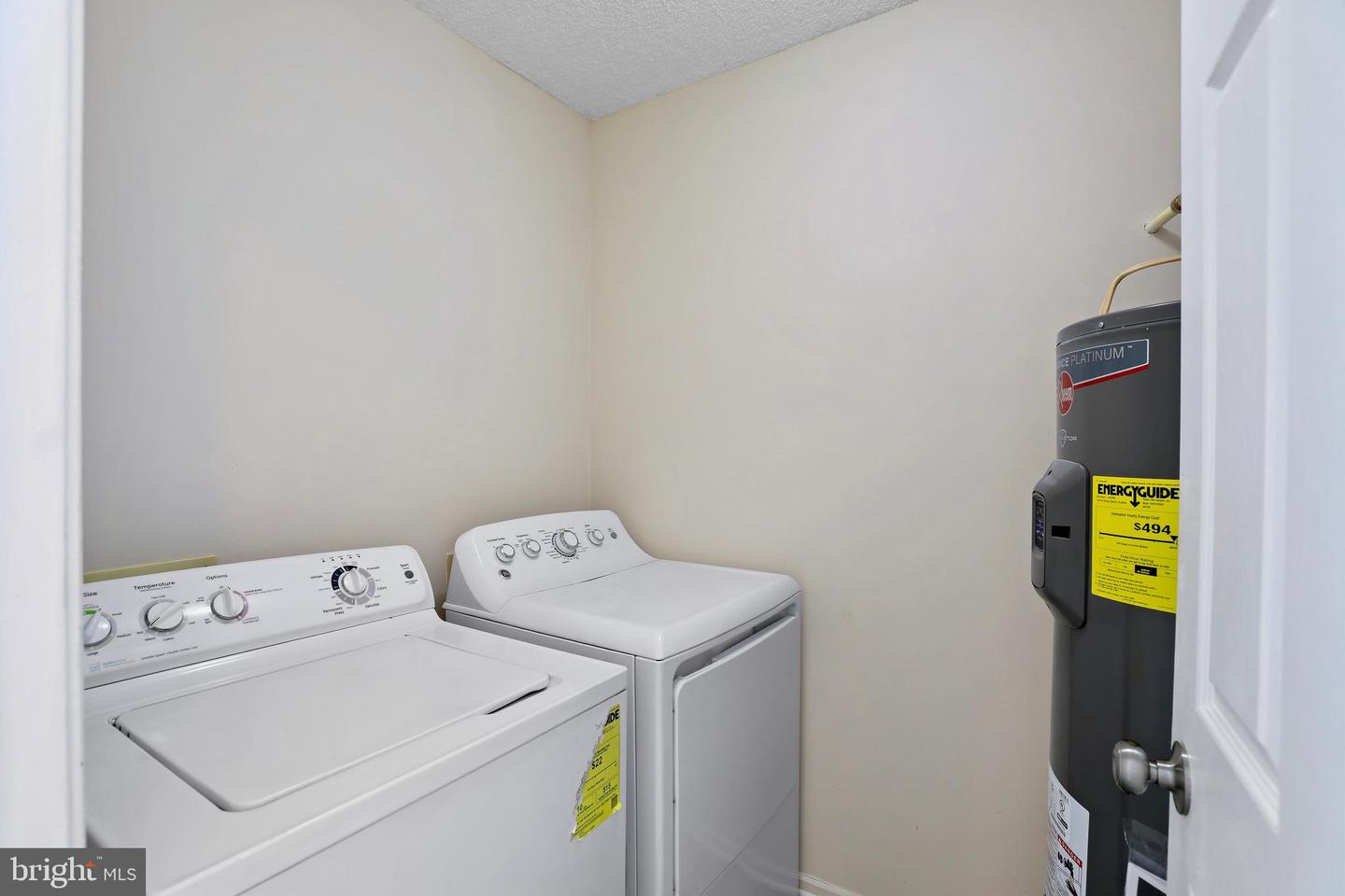 1117 HUNTMASTER TER NE #302, LEESBURG, Virginia 20176, 2 Bedrooms Bedrooms, ,2 BathroomsBathrooms,Residential,For sale,1117 HUNTMASTER TER NE #302,VALO2095962 MLS # VALO2095962