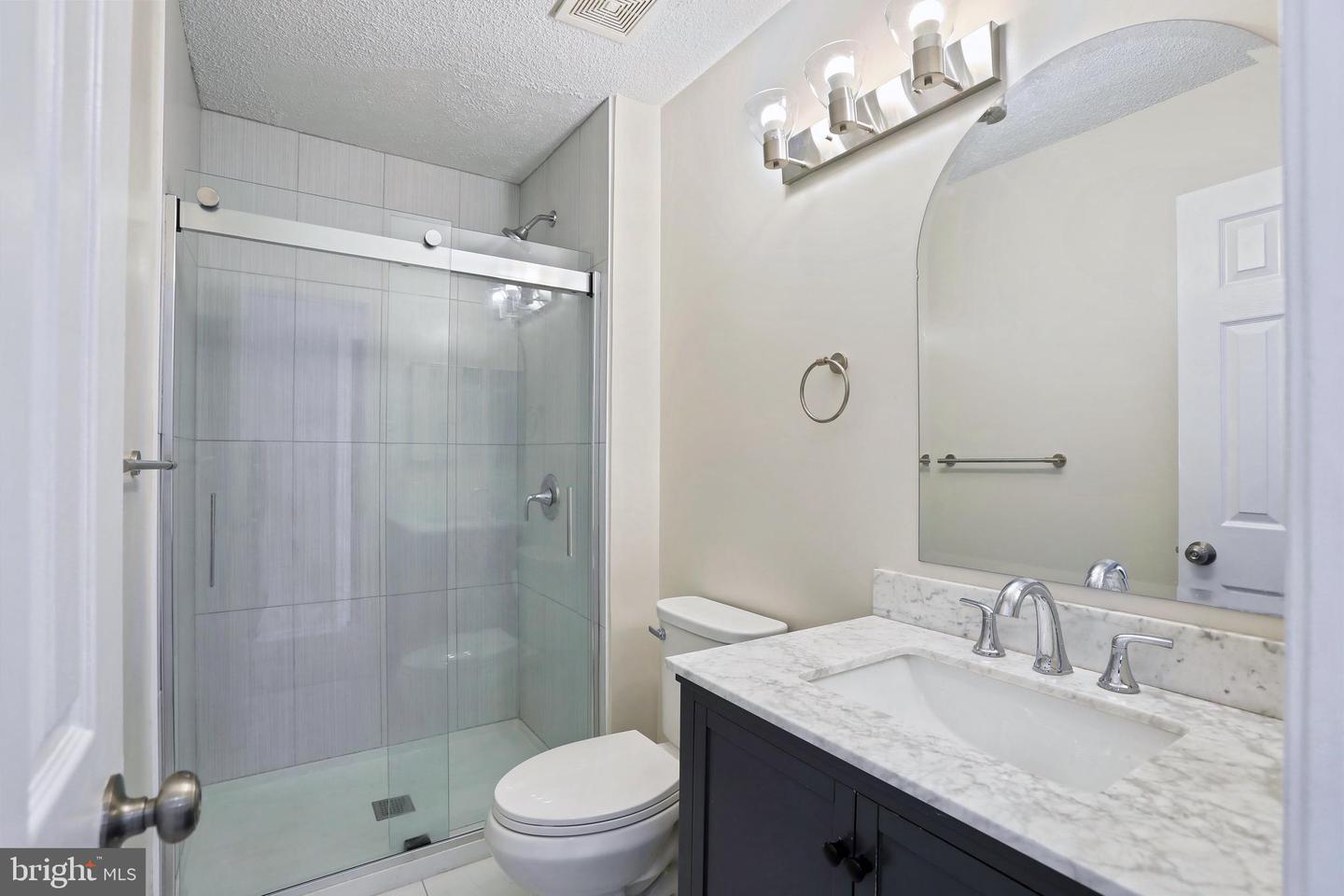 1117 HUNTMASTER TER NE #302, LEESBURG, Virginia 20176, 2 Bedrooms Bedrooms, ,2 BathroomsBathrooms,Residential,For sale,1117 HUNTMASTER TER NE #302,VALO2095962 MLS # VALO2095962