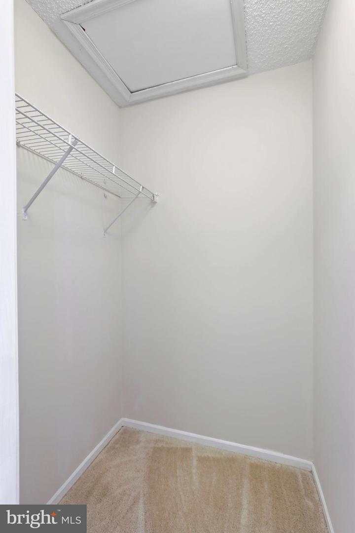 1117 HUNTMASTER TER NE #302, LEESBURG, Virginia 20176, 2 Bedrooms Bedrooms, ,2 BathroomsBathrooms,Residential,For sale,1117 HUNTMASTER TER NE #302,VALO2095962 MLS # VALO2095962