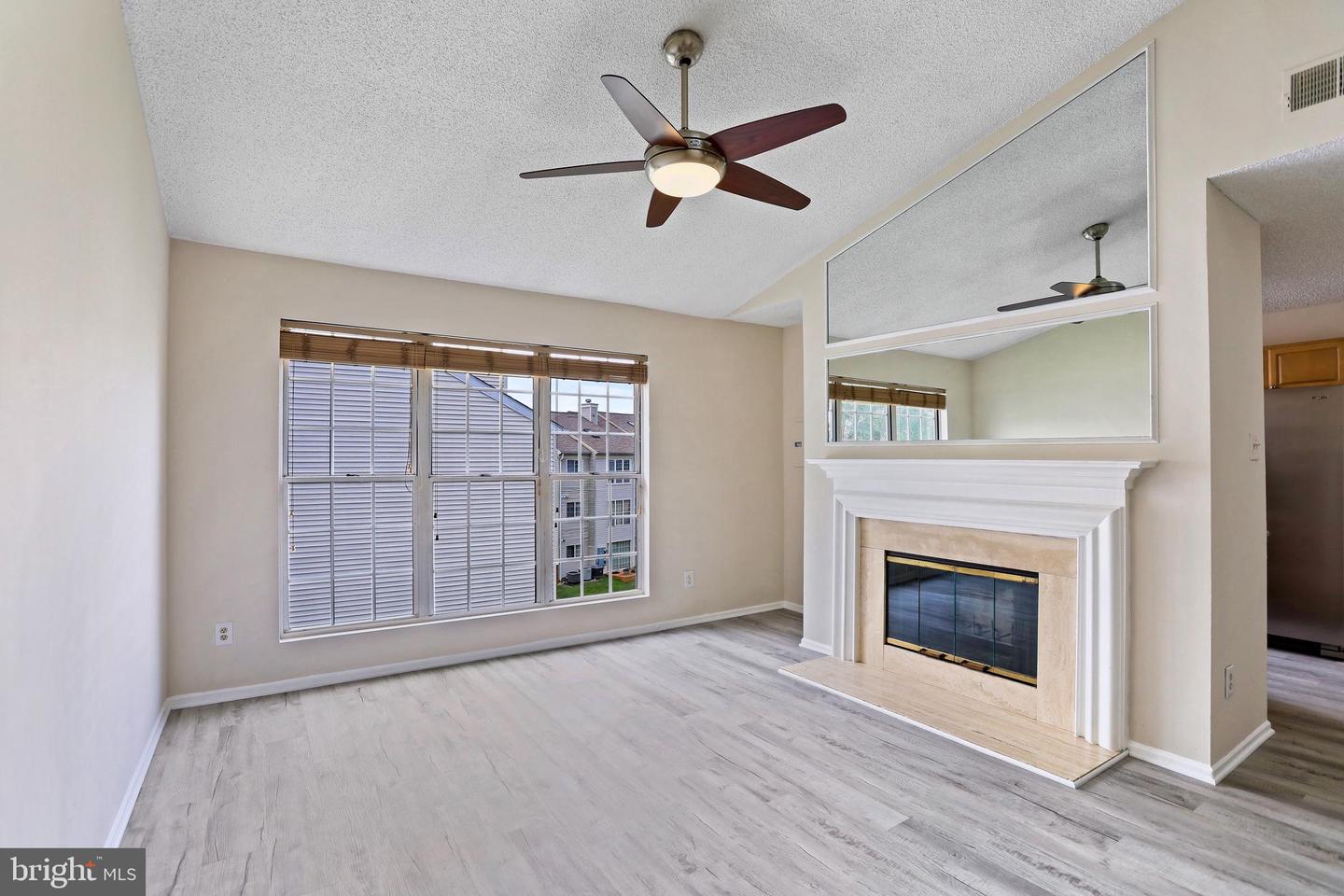 1117 HUNTMASTER TER NE #302, LEESBURG, Virginia 20176, 2 Bedrooms Bedrooms, ,2 BathroomsBathrooms,Residential,For sale,1117 HUNTMASTER TER NE #302,VALO2095962 MLS # VALO2095962