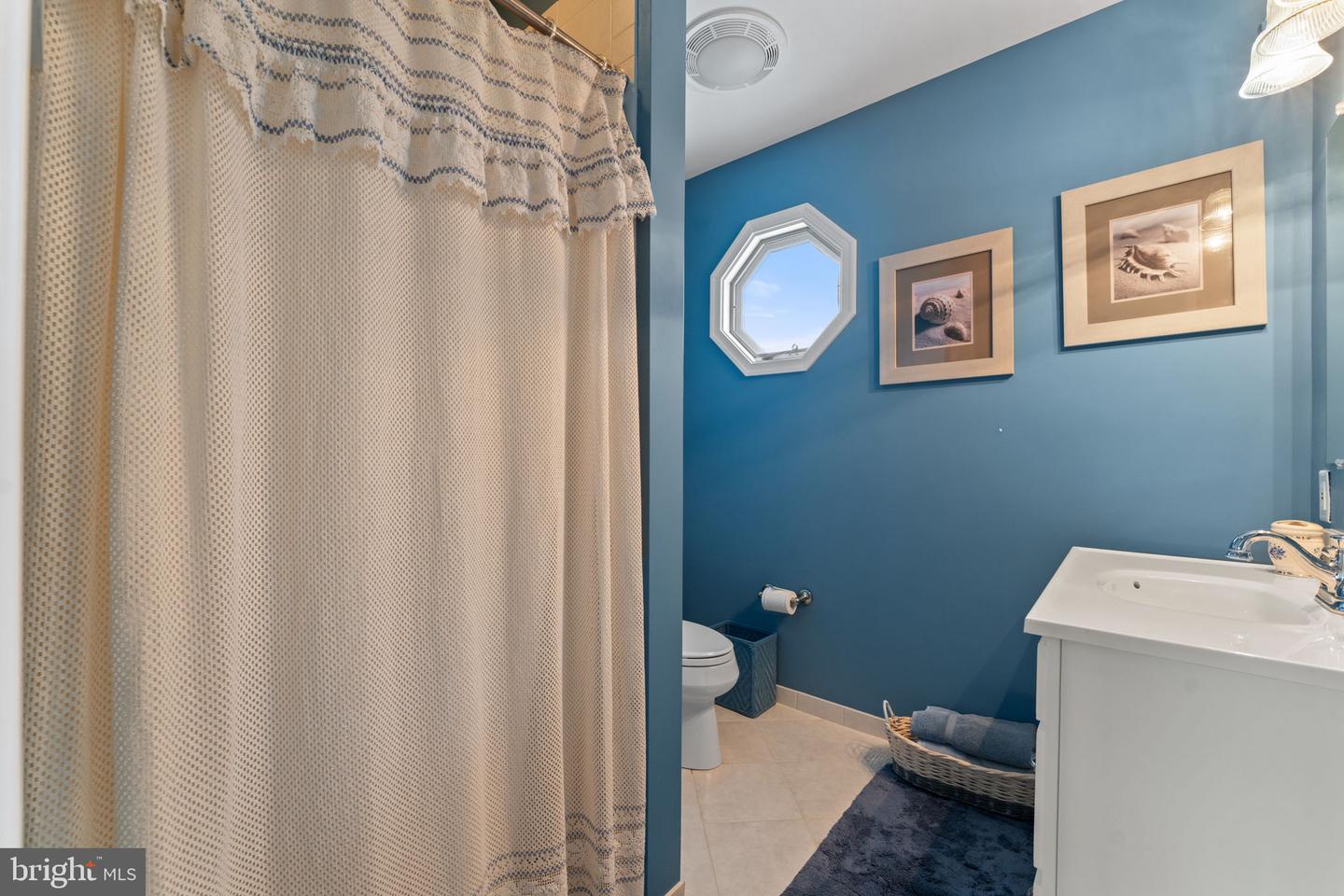11801 PARKGATE DR, NOKESVILLE, Virginia 20181, 4 Bedrooms Bedrooms, ,4 BathroomsBathrooms,Residential,For sale,11801 PARKGATE DR,VAPW2097346 MLS # VAPW2097346