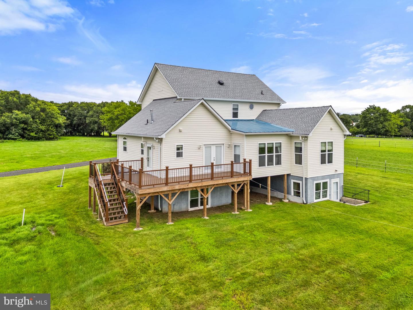 11801 PARKGATE DR, NOKESVILLE, Virginia 20181, 4 Bedrooms Bedrooms, ,4 BathroomsBathrooms,Residential,For sale,11801 PARKGATE DR,VAPW2097346 MLS # VAPW2097346
