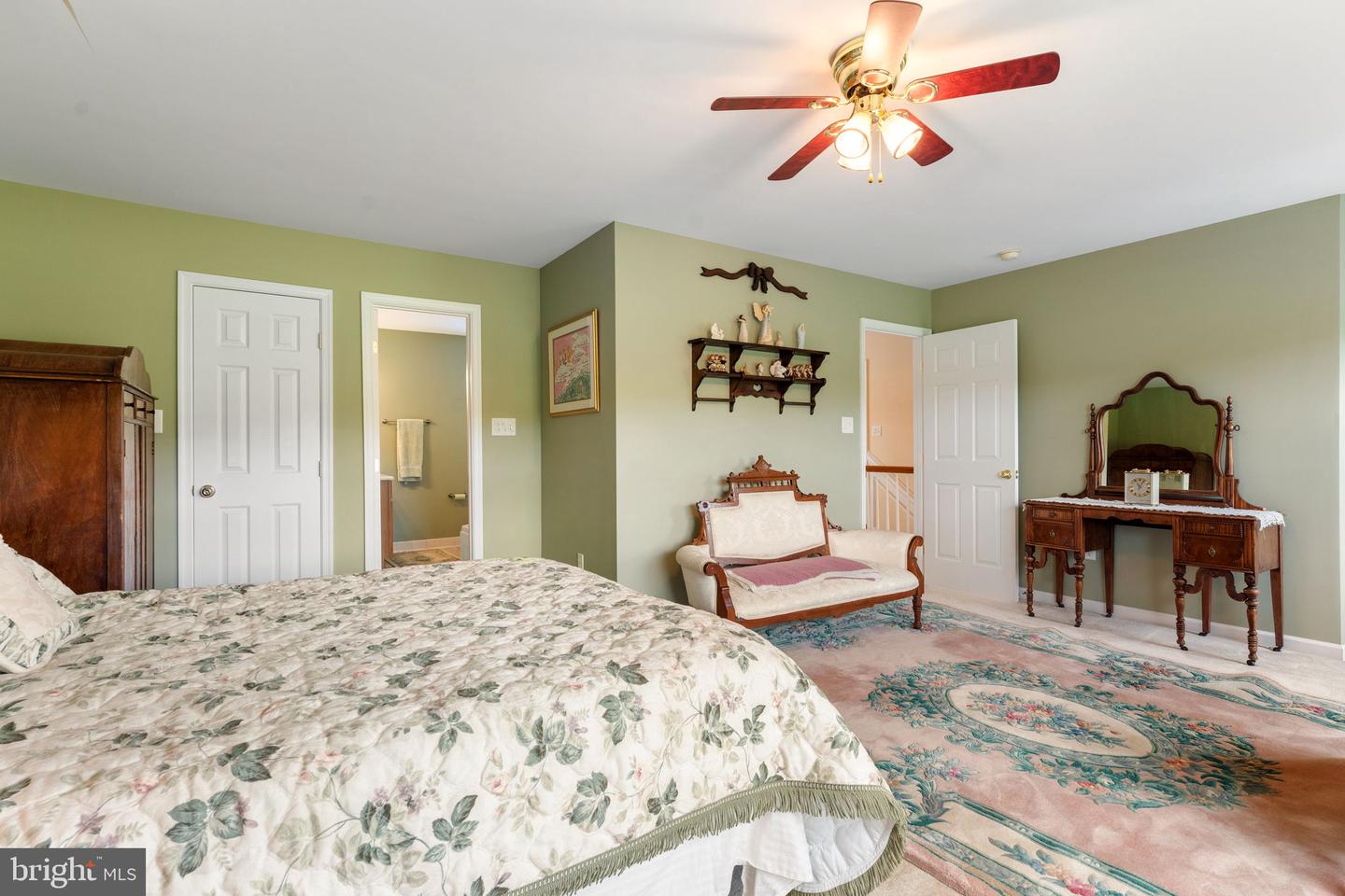 11801 PARKGATE DR, NOKESVILLE, Virginia 20181, 4 Bedrooms Bedrooms, ,4 BathroomsBathrooms,Residential,For sale,11801 PARKGATE DR,VAPW2097346 MLS # VAPW2097346