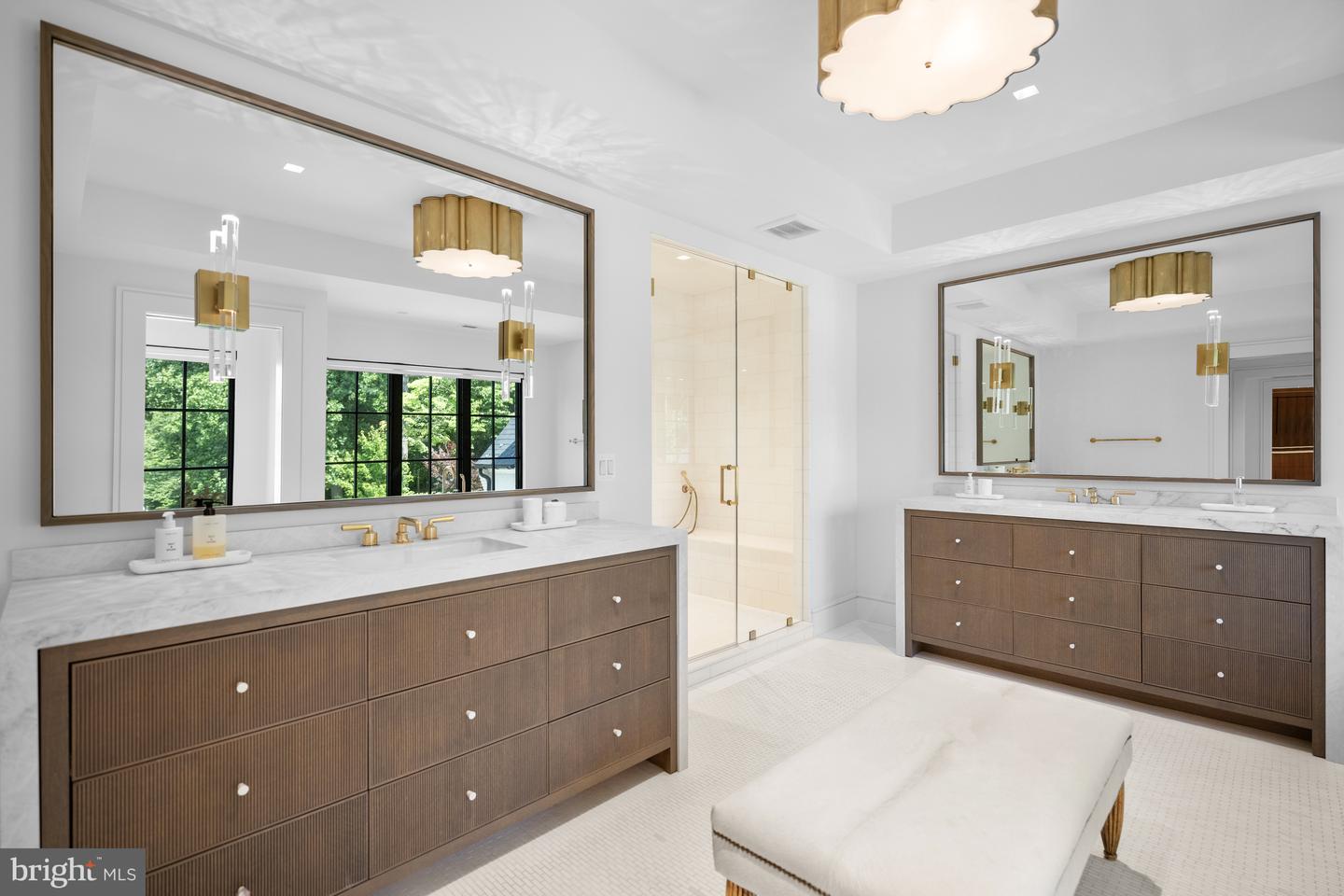 1004 DOGUE HILL LN, MCLEAN, Virginia 22101, 6 Bedrooms Bedrooms, ,6 BathroomsBathrooms,Residential,For sale,1004 DOGUE HILL LN,VAFX2253226 MLS # VAFX2253226
