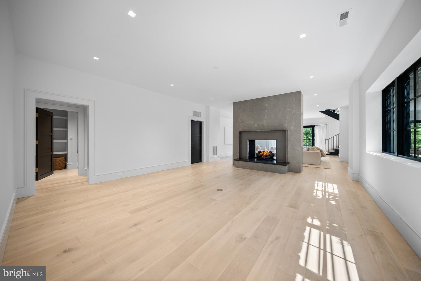 1004 DOGUE HILL LN, MCLEAN, Virginia 22101, 6 Bedrooms Bedrooms, ,6 BathroomsBathrooms,Residential,For sale,1004 DOGUE HILL LN,VAFX2253226 MLS # VAFX2253226
