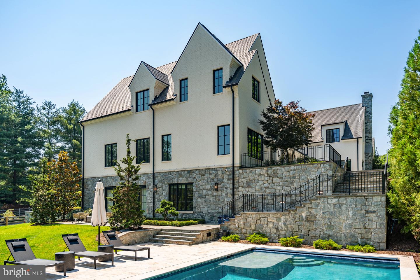 1004 DOGUE HILL LN, MCLEAN, Virginia 22101, 6 Bedrooms Bedrooms, ,6 BathroomsBathrooms,Residential,For sale,1004 DOGUE HILL LN,VAFX2253226 MLS # VAFX2253226