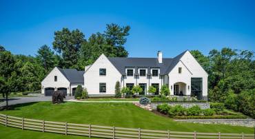 1004 DOGUE HILL LN, MCLEAN, Virginia 22101, 6 Bedrooms Bedrooms, ,6 BathroomsBathrooms,Residential,For sale,1004 DOGUE HILL LN,VAFX2253226 MLS # VAFX2253226