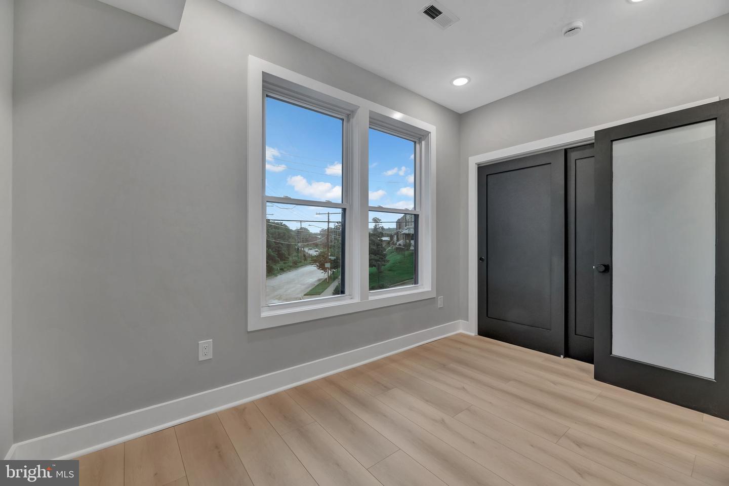 2333 FAIRLAWN AVE SE #1, WASHINGTON, District Of Columbia 20020, 4 Bedrooms Bedrooms, ,4 BathroomsBathrooms,Residential,For sale,2333 FAIRLAWN AVE SE #1,DCDC2209998 MLS # DCDC2209998