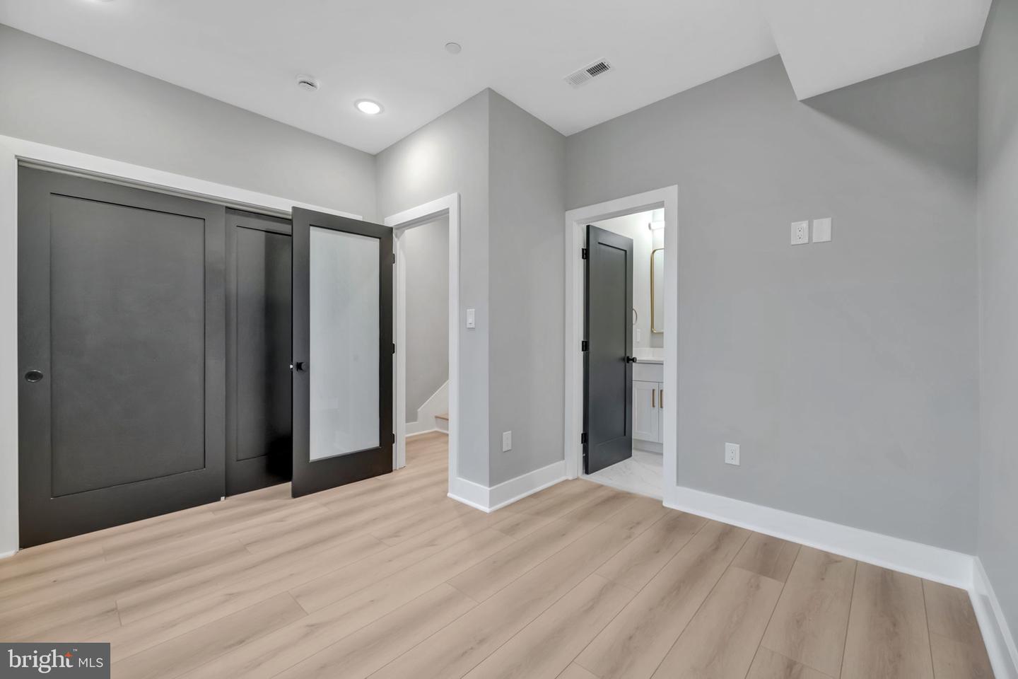 2333 FAIRLAWN AVE SE #1, WASHINGTON, District Of Columbia 20020, 4 Bedrooms Bedrooms, ,4 BathroomsBathrooms,Residential,For sale,2333 FAIRLAWN AVE SE #1,DCDC2209998 MLS # DCDC2209998