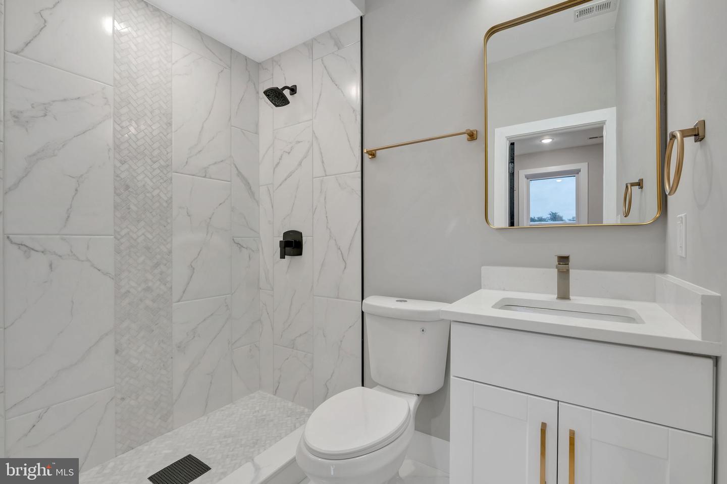 2333 FAIRLAWN AVE SE #1, WASHINGTON, District Of Columbia 20020, 4 Bedrooms Bedrooms, ,4 BathroomsBathrooms,Residential,For sale,2333 FAIRLAWN AVE SE #1,DCDC2209998 MLS # DCDC2209998