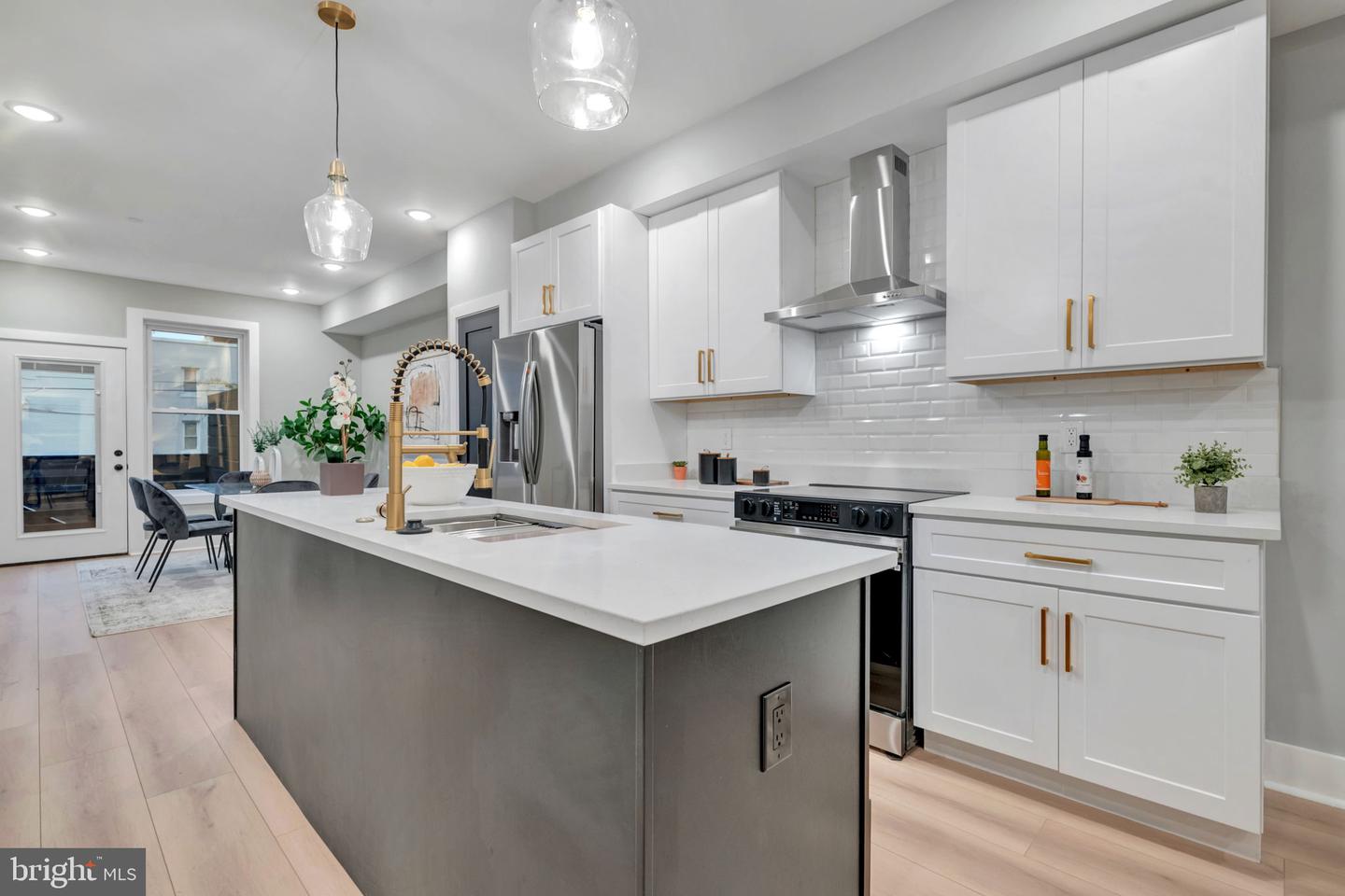 2333 FAIRLAWN AVE SE #1, WASHINGTON, District Of Columbia 20020, 4 Bedrooms Bedrooms, ,4 BathroomsBathrooms,Residential,For sale,2333 FAIRLAWN AVE SE #1,DCDC2209998 MLS # DCDC2209998