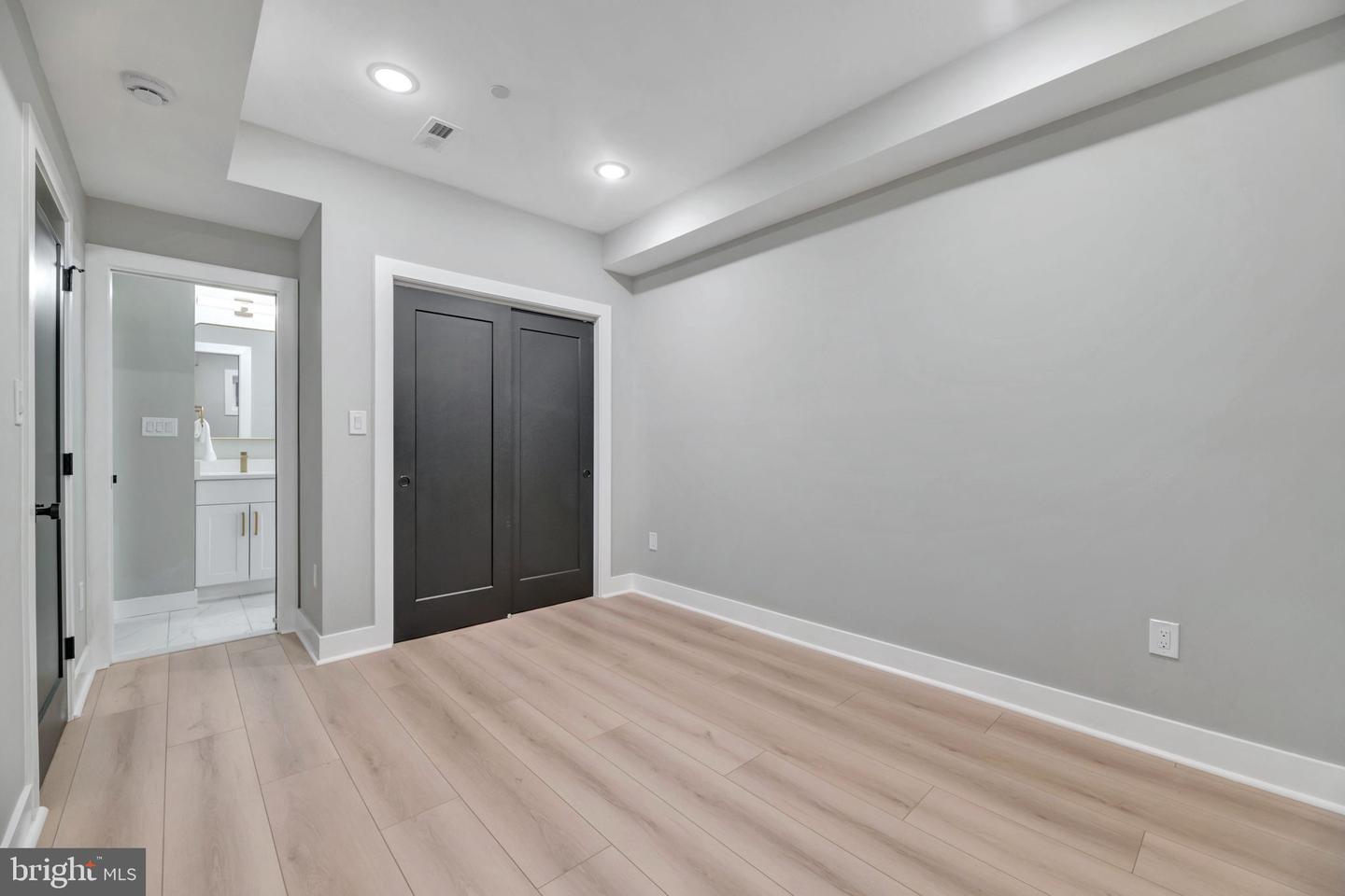 2333 FAIRLAWN AVE SE #1, WASHINGTON, District Of Columbia 20020, 4 Bedrooms Bedrooms, ,4 BathroomsBathrooms,Residential,For sale,2333 FAIRLAWN AVE SE #1,DCDC2209998 MLS # DCDC2209998